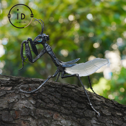 Gothic praying mantis figurine in 925 silver with white crystal and labradorite eyes, handmade insect sculpture, mystical decor piece