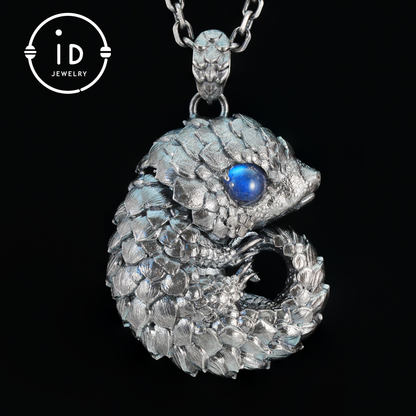 Labradorite Animal Totem Pendant in 925 Sterling Silver in Mystical Fantasy Style as Necklace Charm, Gift for Her Christmas Holidays