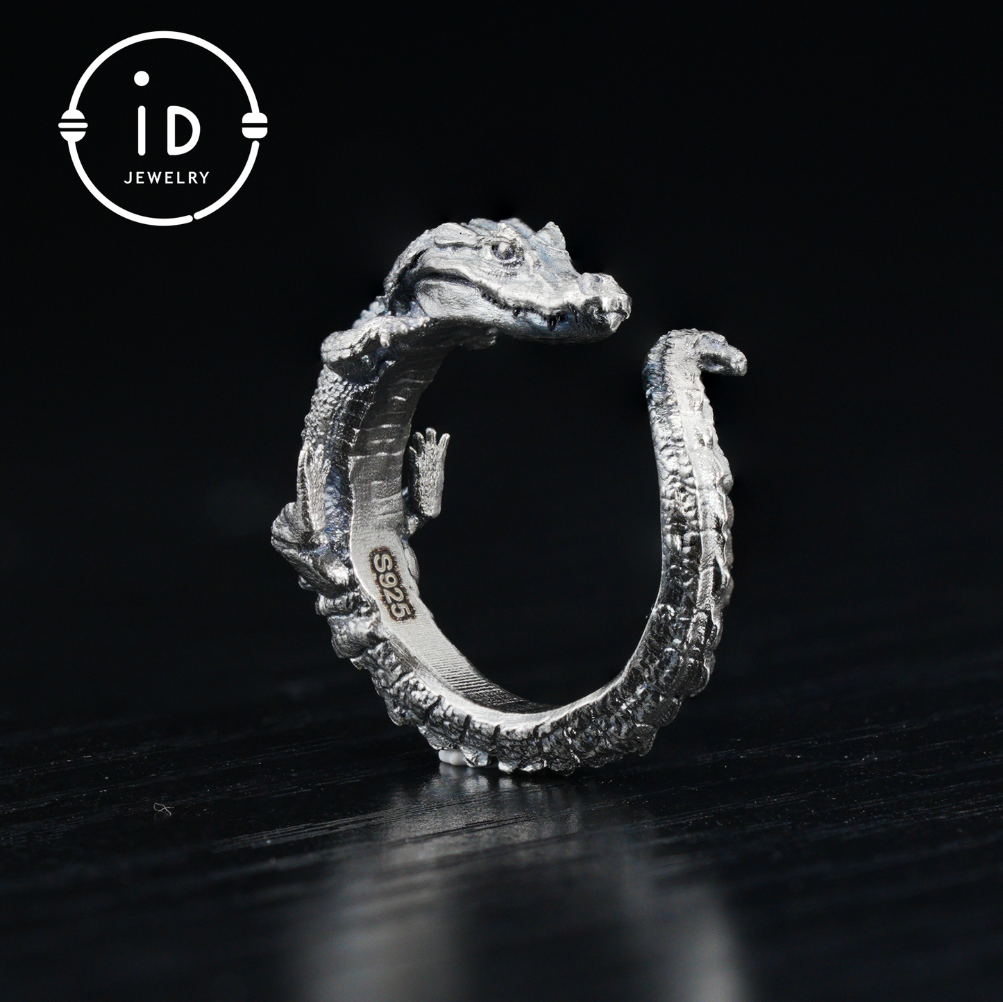 Handmade crocodile totem ring in oxidized 925 sterling silver, gothic style with animal design, gift for friends, partner or yourself