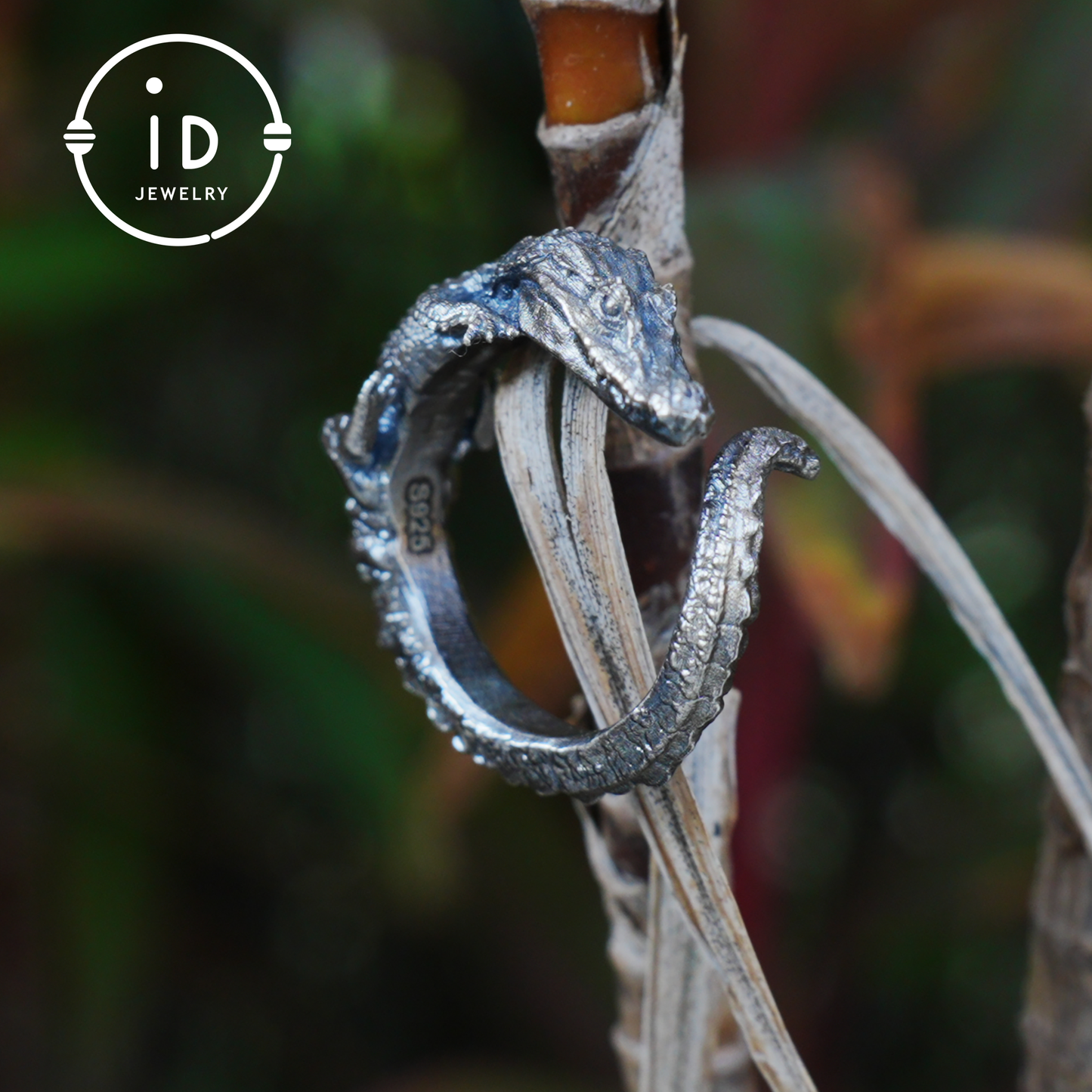 Handmade crocodile totem ring in oxidized 925 sterling silver, gothic style with animal design, gift for friends, partner or yourself