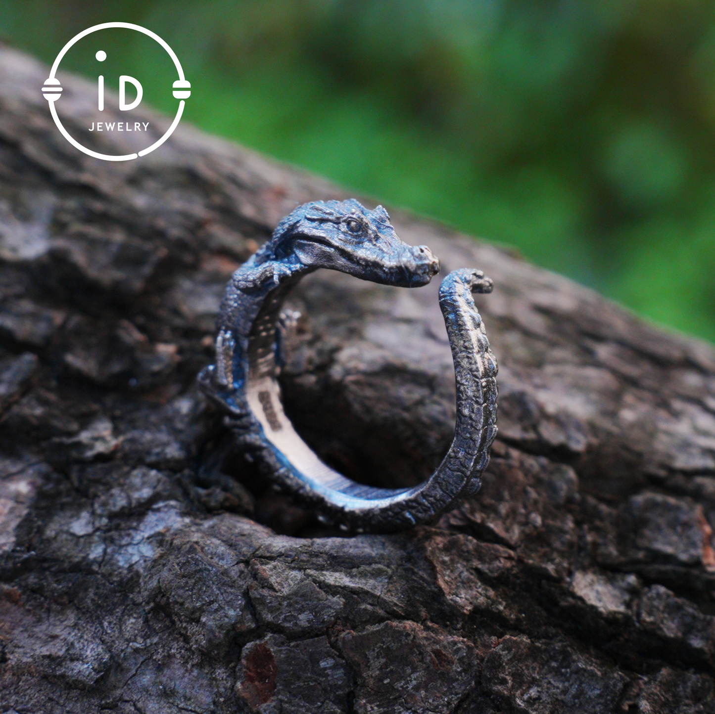 Handmade crocodile totem ring in oxidized 925 sterling silver, gothic style with animal design, gift for friends, partner or yourself