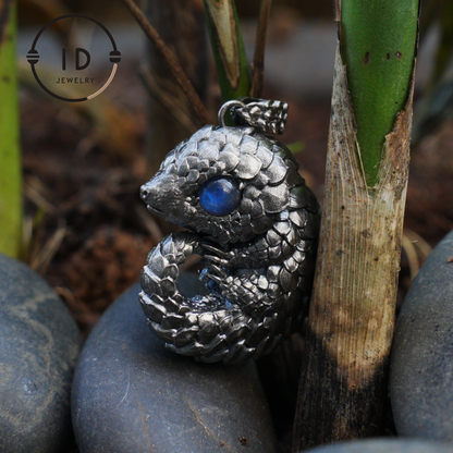 Labradorite Animal Totem Pendant in 925 Sterling Silver in Mystical Fantasy Style as Necklace Charm, Gift for Her Christmas Holidays