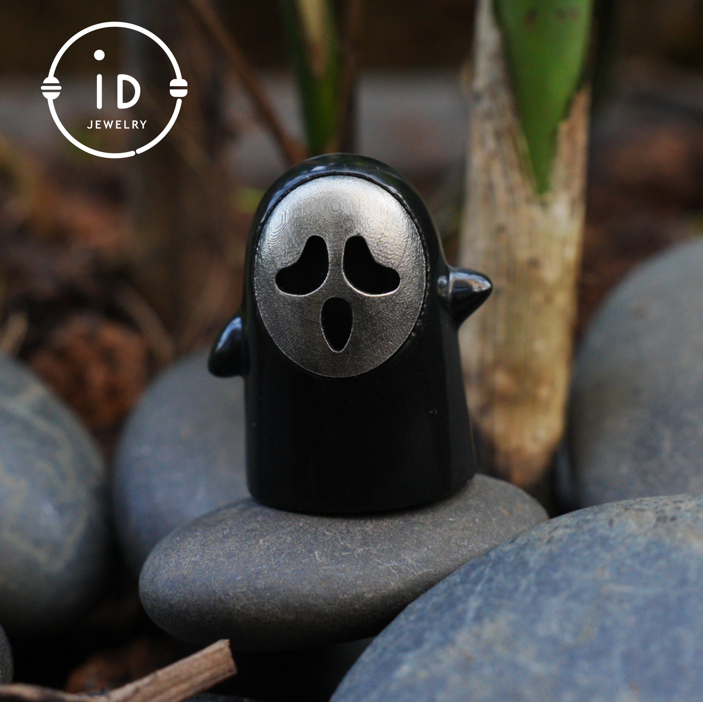 Lion Pendant in 925 Sterling Silver with Black Jade, Hand-Carved Totem-Style Necklace, Symbolic Gift in Mystical Fairytale Design