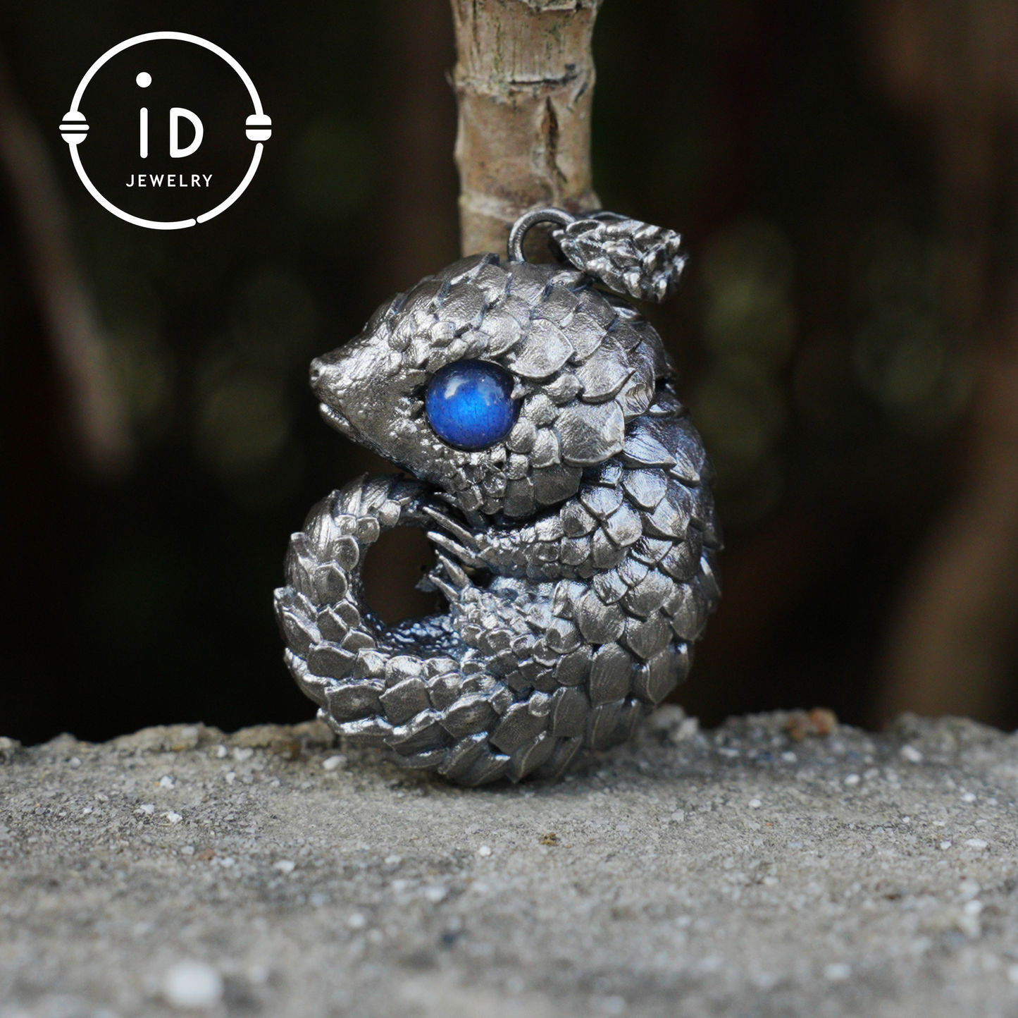 Labradorite Animal Totem Pendant in 925 Sterling Silver in Mystical Fantasy Style as Necklace Charm, Gift for Her Christmas Holidays