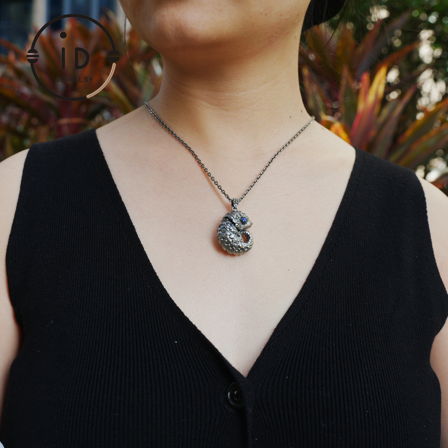 Labradorite Animal Totem Pendant in 925 Sterling Silver in Mystical Fantasy Style as Necklace Charm, Gift for Her Christmas Holidays