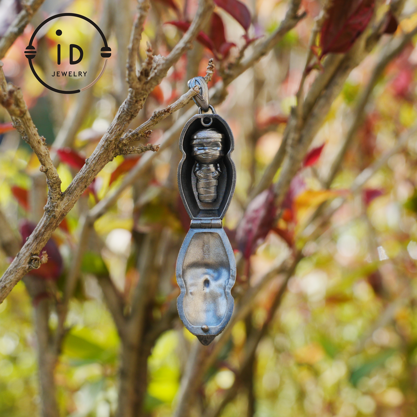 Gothic pendant in oxidized 925 silver with symbolic design, talisman for intuition and transformation, gift idea for her