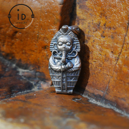 Gothic pendant in oxidized 925 silver with symbolic design, talisman for intuition and transformation, gift idea for her