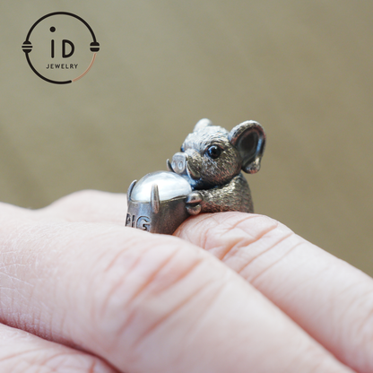 925 Sterling Silver Wild Boar Ring with Rock Crystal and Onyx, handmade animal ring in Gothic vintage style, gift idea for women and men.