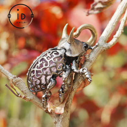 Gothic Amethyst Pendant with Movable Wings and Legs, Insect Jewelry in 925 Silver, Vintage Totem Necklace Gift for Her