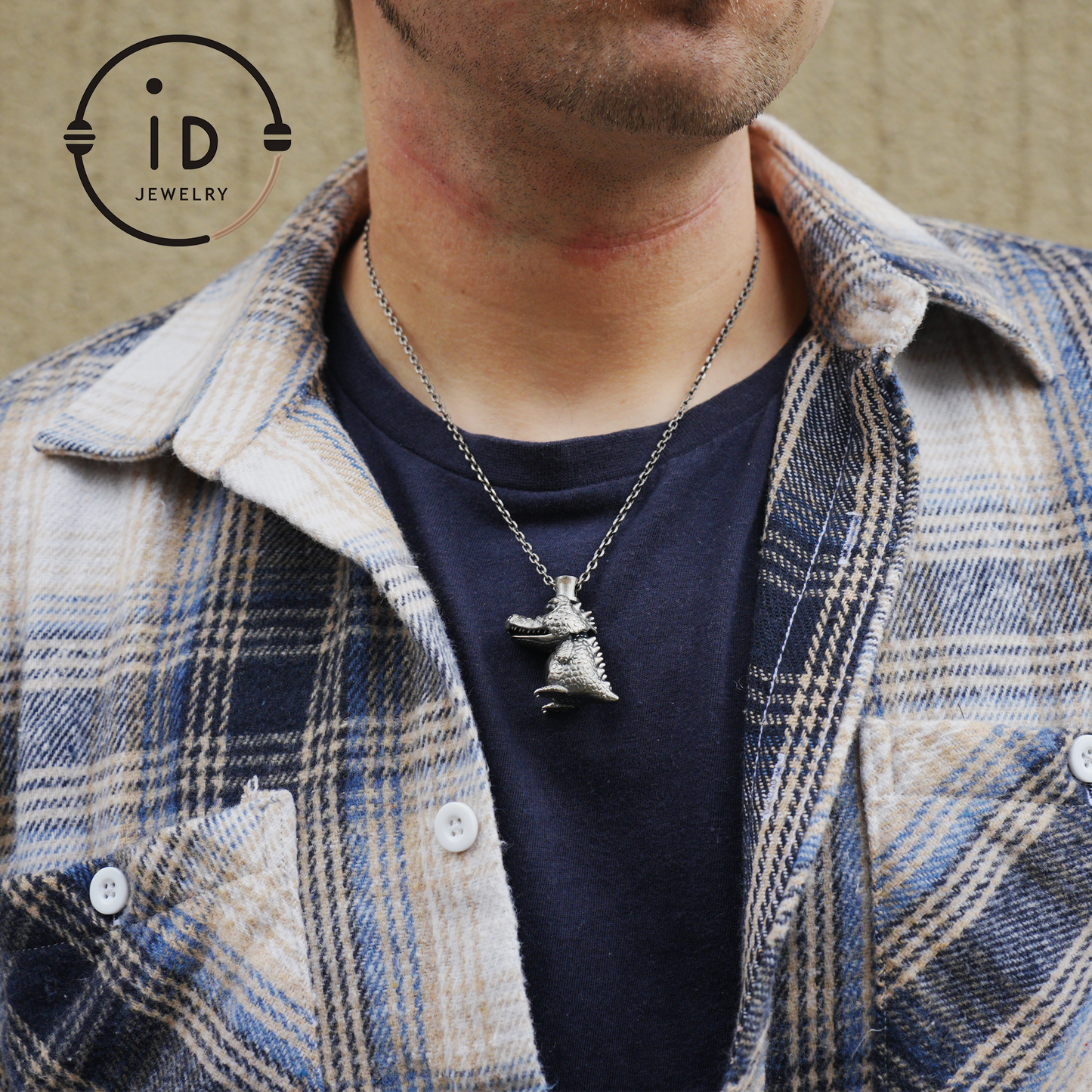 Totem pendant in 925 silver with crystal belly, crocodile figure with baby inside, labradorite eyes, gothic fairy tale style, gift for him