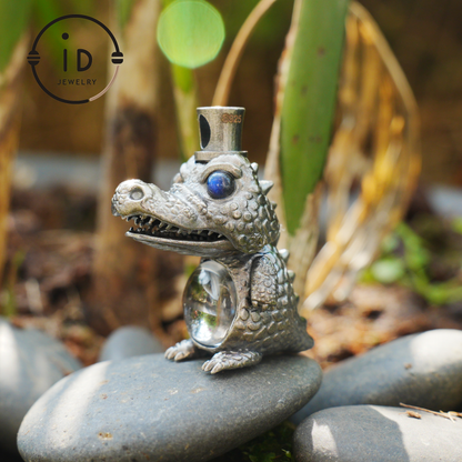 Totem pendant in 925 silver with crystal belly, crocodile figure with baby inside, labradorite eyes, gothic fairy tale style, gift for him