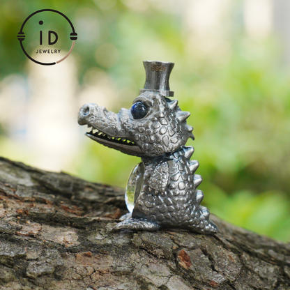 Totem pendant in 925 silver with crystal belly, crocodile figure with baby inside, labradorite eyes, gothic fairy tale style, gift for him