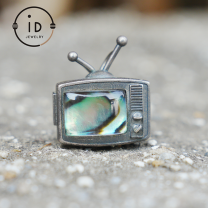 Abalone Shell Pendant Necklace in 925 Sterling Silver, Vintage TV Design, Oxidized Talisman Jewelry for Everyday Retro Gift for Her or Him