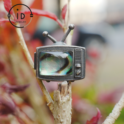Abalone Shell Pendant Necklace in 925 Sterling Silver, Vintage TV Design, Oxidized Talisman Jewelry for Everyday Retro Gift for Her or Him