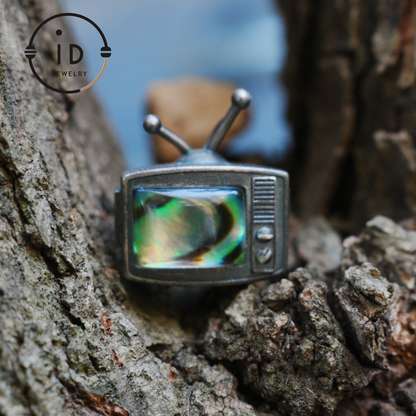 Abalone Shell Pendant Necklace in 925 Sterling Silver, Vintage TV Design, Oxidized Talisman Jewelry for Everyday Retro Gift for Her or Him