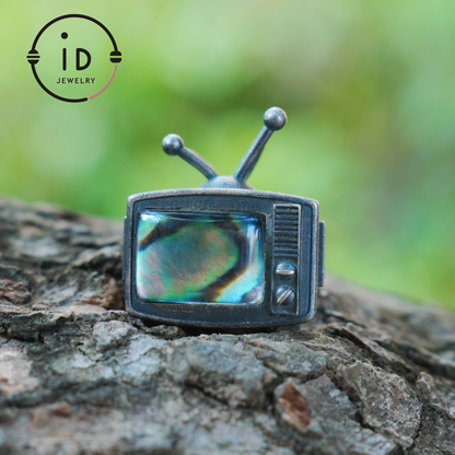 Abalone Shell Pendant Necklace in 925 Sterling Silver, Vintage TV Design, Oxidized Talisman Jewelry for Everyday Retro Gift for Her or Him