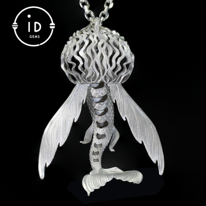 Perlenanhänger „Fliegendes Fischmädchen“ | Fantasy-Ozeanamulett als Geschenk | Symbol für Freiheit und Anmut | Handgefertigter Silberschmuck 