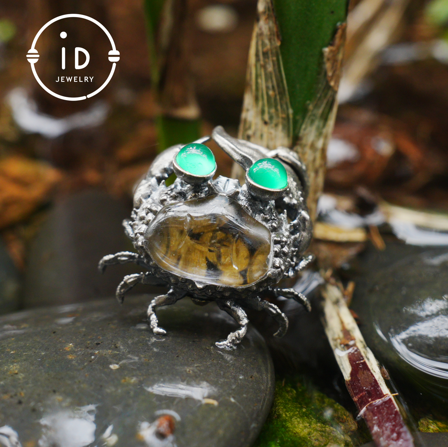 Crab Pendant in 925 Sterling Silver with Rock Crystal and Green Chalcedony, Oxidized Vintage Finish, Fairy Jewelry, Gift for Her