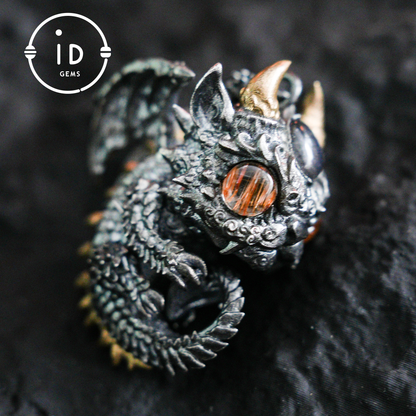 Handgefertigter Drachenanhänger | Gotisches Silberamulett | Mystische Augen und Flügel | Fantasy-Schmuck 