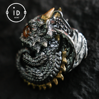 Handgefertigter Drachenanhänger | Gotisches Silberamulett | Mystische Augen und Flügel | Fantasy-Schmuck 