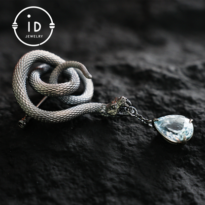 Handgefertigte Schlangenbrosche mit Aquamarin | Mystisches Symbol | Vintage Fantasy Schmuck 