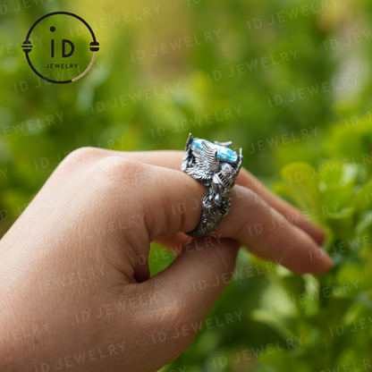 Walkürenring | Geflügeltes Helmdesign aus blauem Topa-Stein | Handgefertigter Ring im Stil der nordischen mythischen Kriegergöttin 