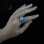 Walkürenring | Geflügeltes Helmdesign aus blauem Topa-Stein | Handgefertigter Ring im Stil der nordischen mythischen Kriegergöttin 