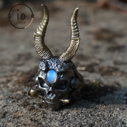 Dämonischer Totenkopfring aus 925er Sterlingsilber mit Hörnern – handgefertigter Ring im Gothic-Design