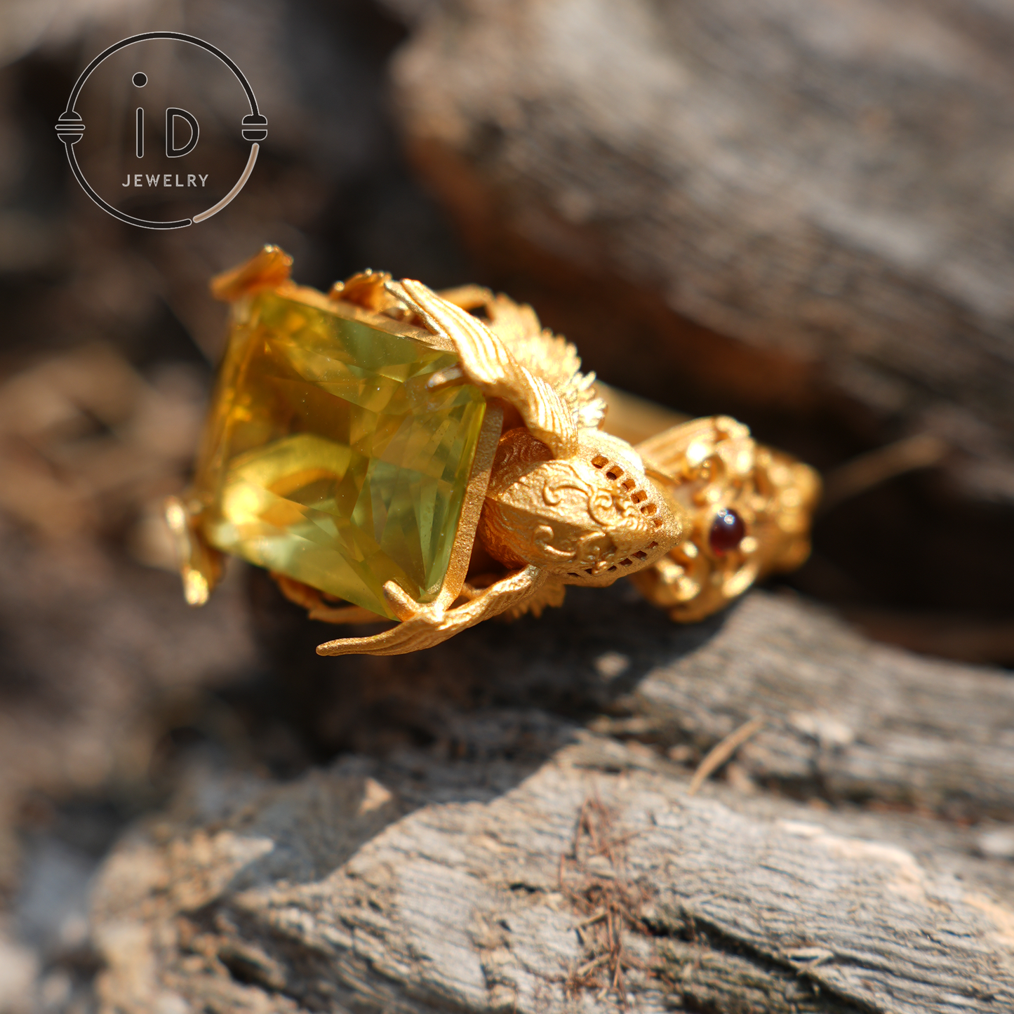 Geflügelter Ritterring – 18 Karat Gold mit gelbem Citrin und Rubin – Fantasy-inspirierter Schmuck