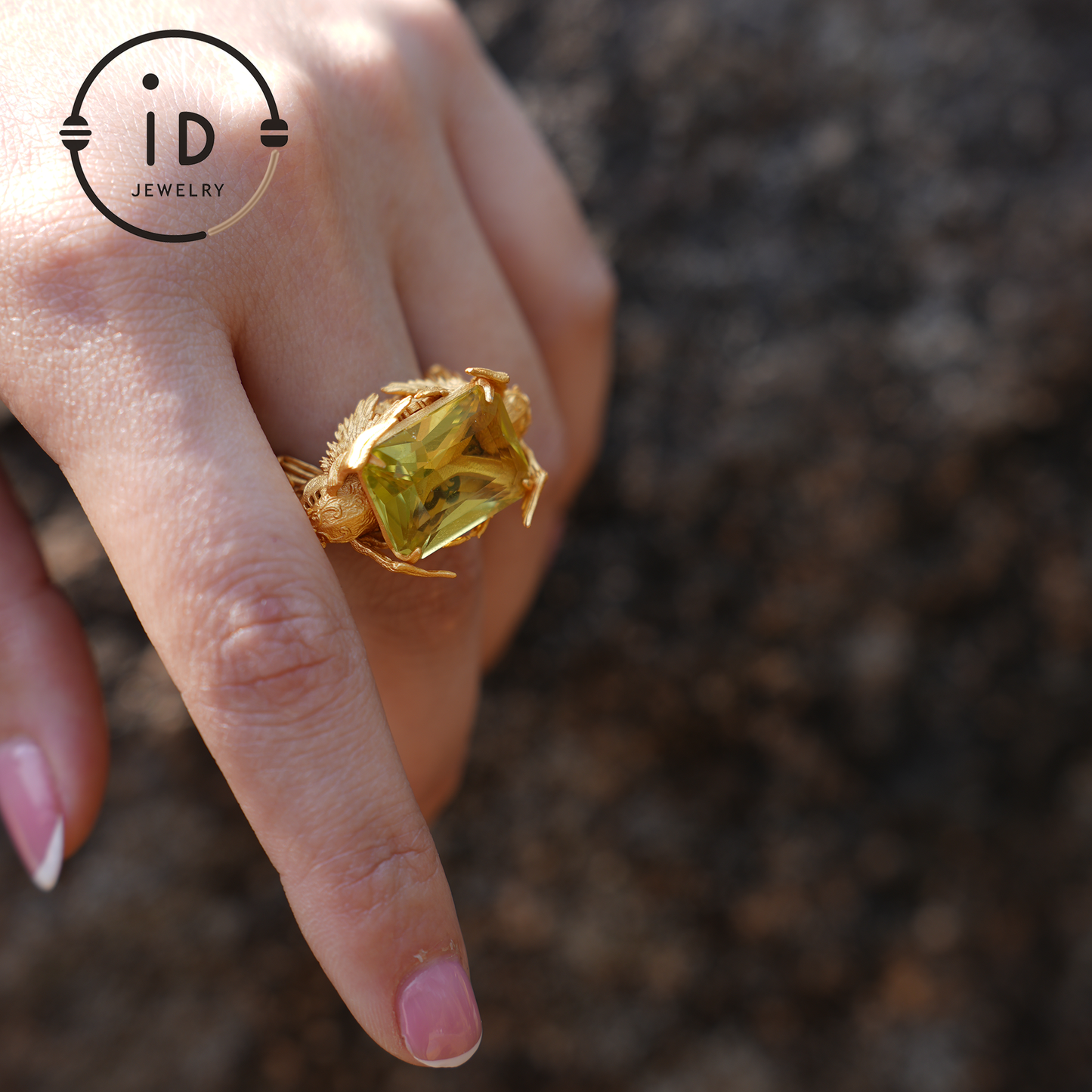 Geflügelter Ritterring – 18 Karat Gold mit gelbem Citrin und Rubin – Fantasy-inspirierter Schmuck